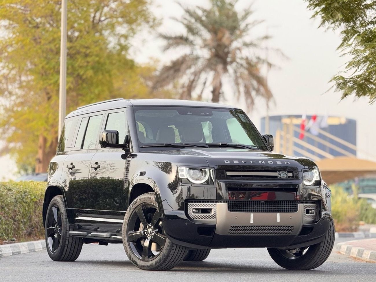 Land Rover Defender P400 110 X-Dynamic HSE 3.0L (5 Seater)