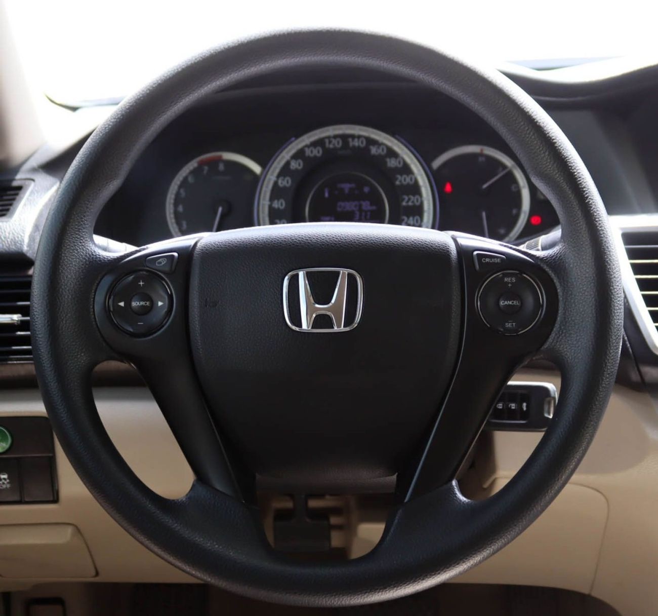 Honda Accord EX 2.4L Honda Accord 2.4L v4 2016 GCC accident-free in excellent condition