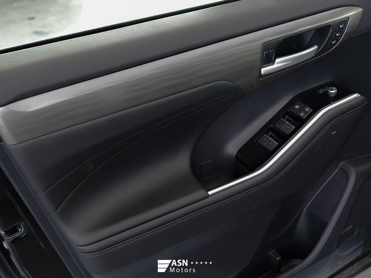 تويوتا هايلاندر 2.5L Hybrid AWD Extreme Edition 7 Seats 2025 (Export Price)