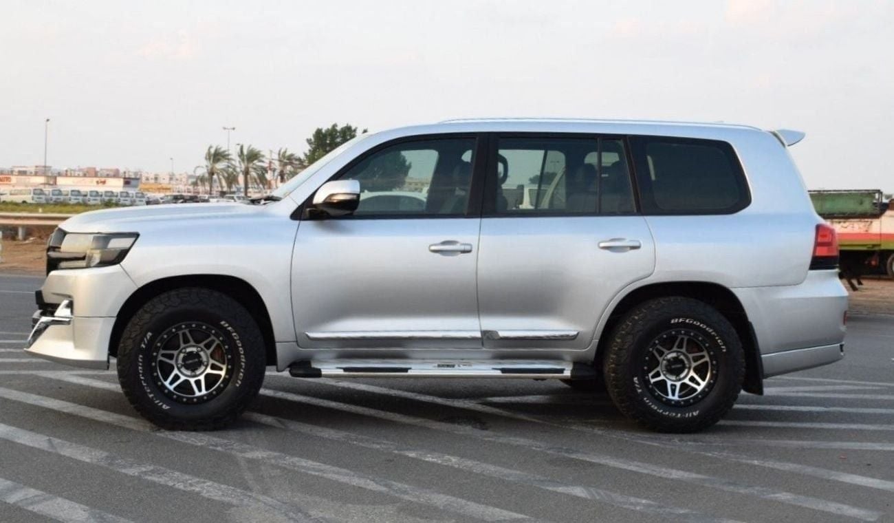 Toyota Land Cruiser V8 Diesel 4.5L (Right Hand)