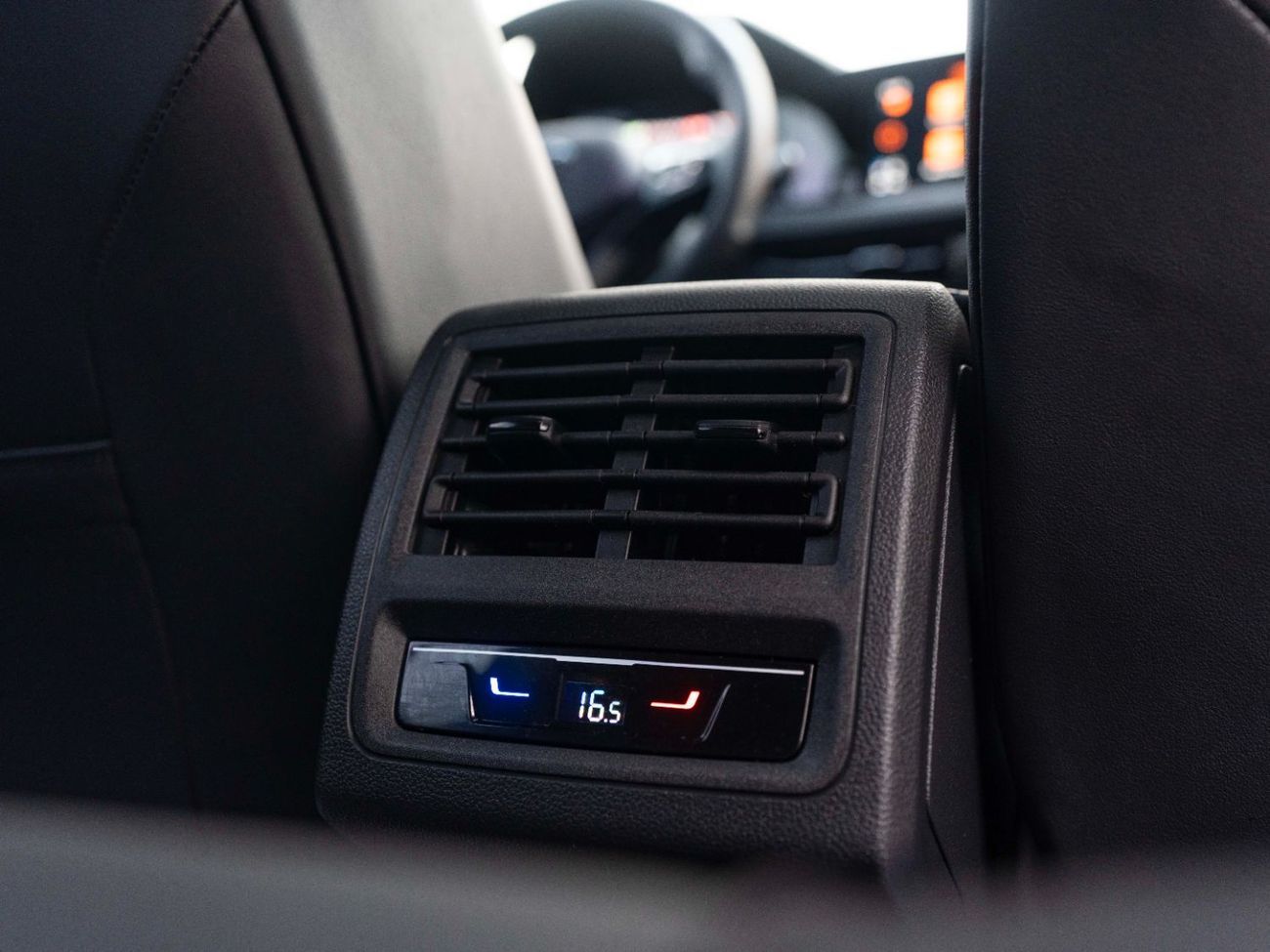 Volkswagen Golf R Base 2.0T FULL OPTION  2.0T