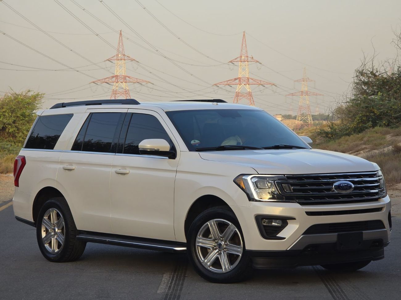Ford Expedition XLT 3.5L (380 HP) 4WD FORD EXPEDITION XLT 2019 GCC FULL OPITION // PERFECT CONDITION