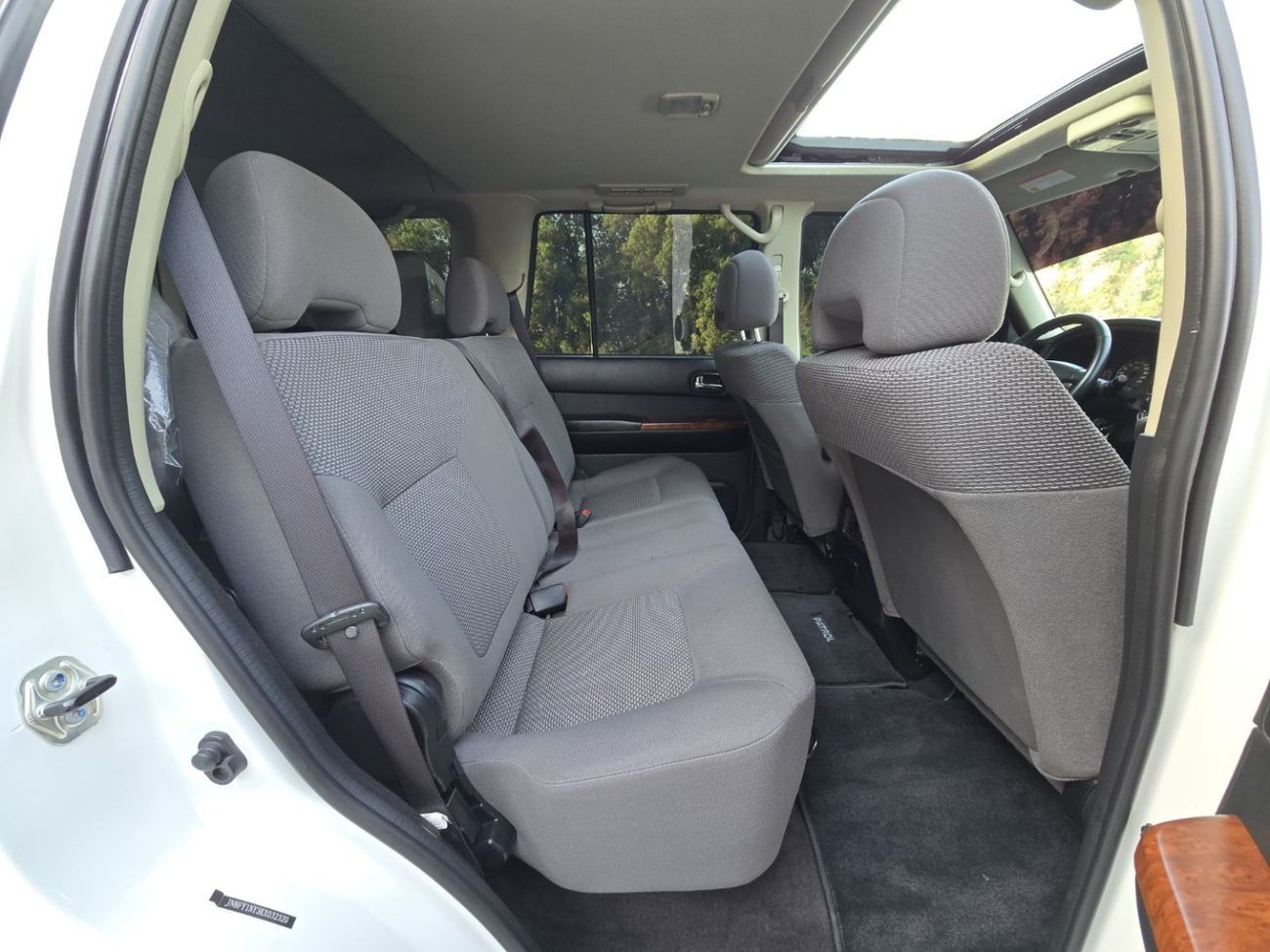 Nissan Patrol Safari GL 4.8L A/T (7 Seater) NISSAN PATROL SAFARI 2019 GCC ORGINAL PAINT // ACCIDENT FREE // PERFECT CONDI