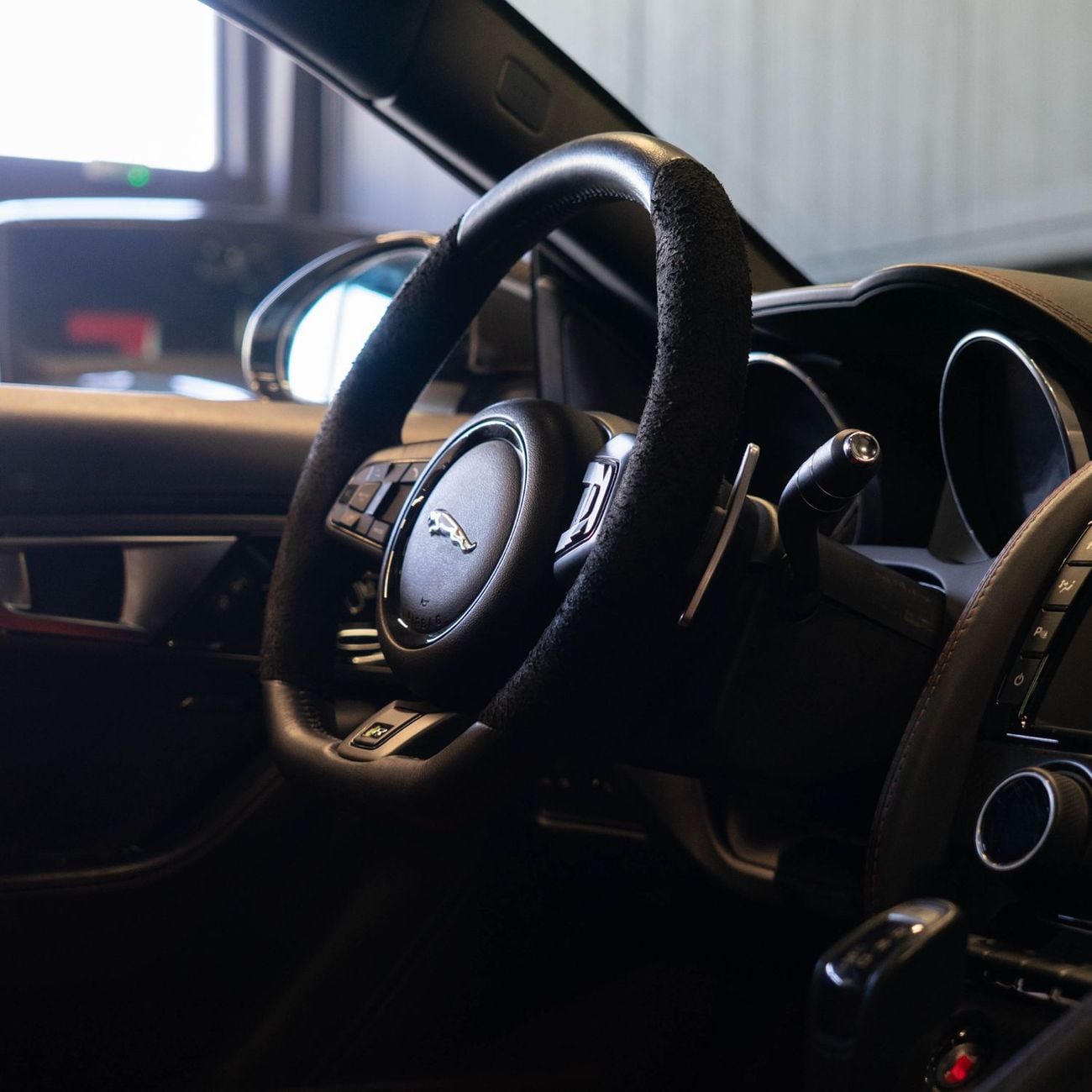 Jaguar F-TYPE AED 4,856 P.M • 0% Downpayment • Jaguar F-Type R V8 • 1 Year Warranty