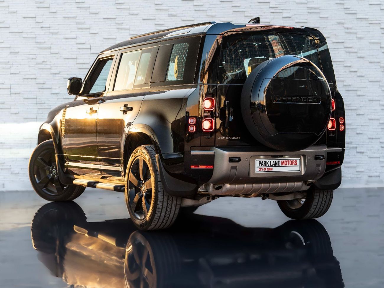 لاند روفر ديفندر P400 110 X-Dynamic HSE 3.0L (5 Seater)