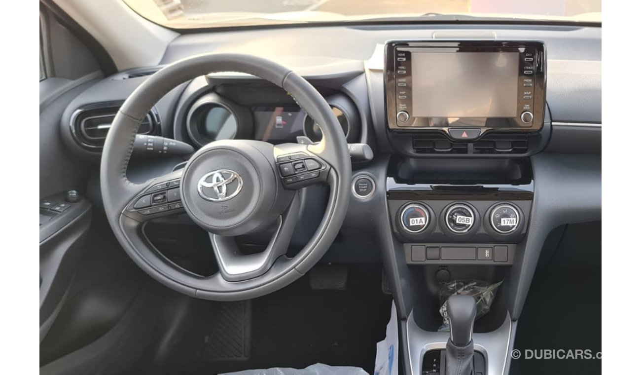 Toyota Yaris Cross Crossover 1.5L Pet - A/T - 22YM -STD - RADAR - SILV_BLK (FOR EXPORT)