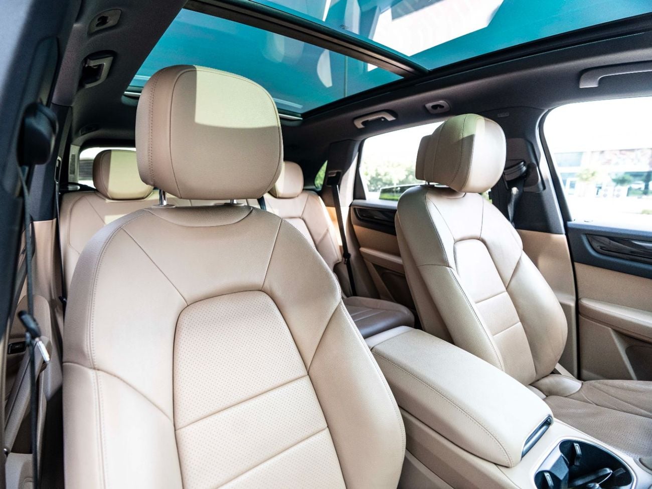 Porsche Cayenne Std 3.0L (335 HP)