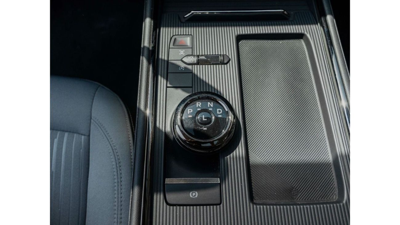 Ford Taurus AED 1,730 PM • TAURUS AMBIENT • ONLY 10,000 KMS • OFFICIAL FORD WARRANTY AND SERVICE CONTRACT