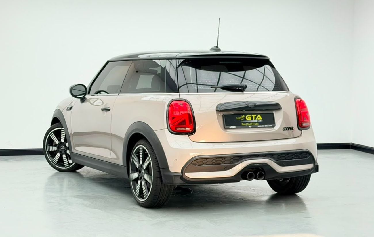 Mini Cooper S STD 2024 Mini Cooper S, 03/2027 Mini Warranty + Service Contract, Full Mini Service History, GCC