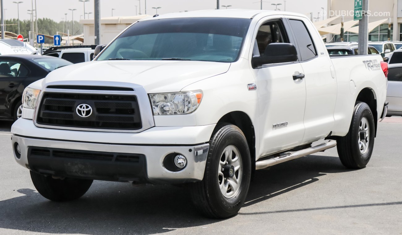 Toyota Tundra SR5 5.7L