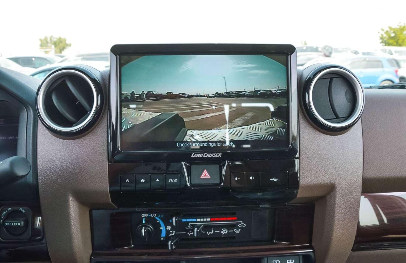 Toyota Land Cruiser Pick Up TOYOTA LAND CRUISER 79 4.0L V6 AT  4WD DC PICKUP 2025