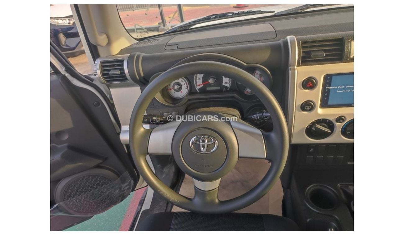 Toyota FJ Cruiser Toyota FJ Cruiser 2023 White color 4WD 4.0L petrol