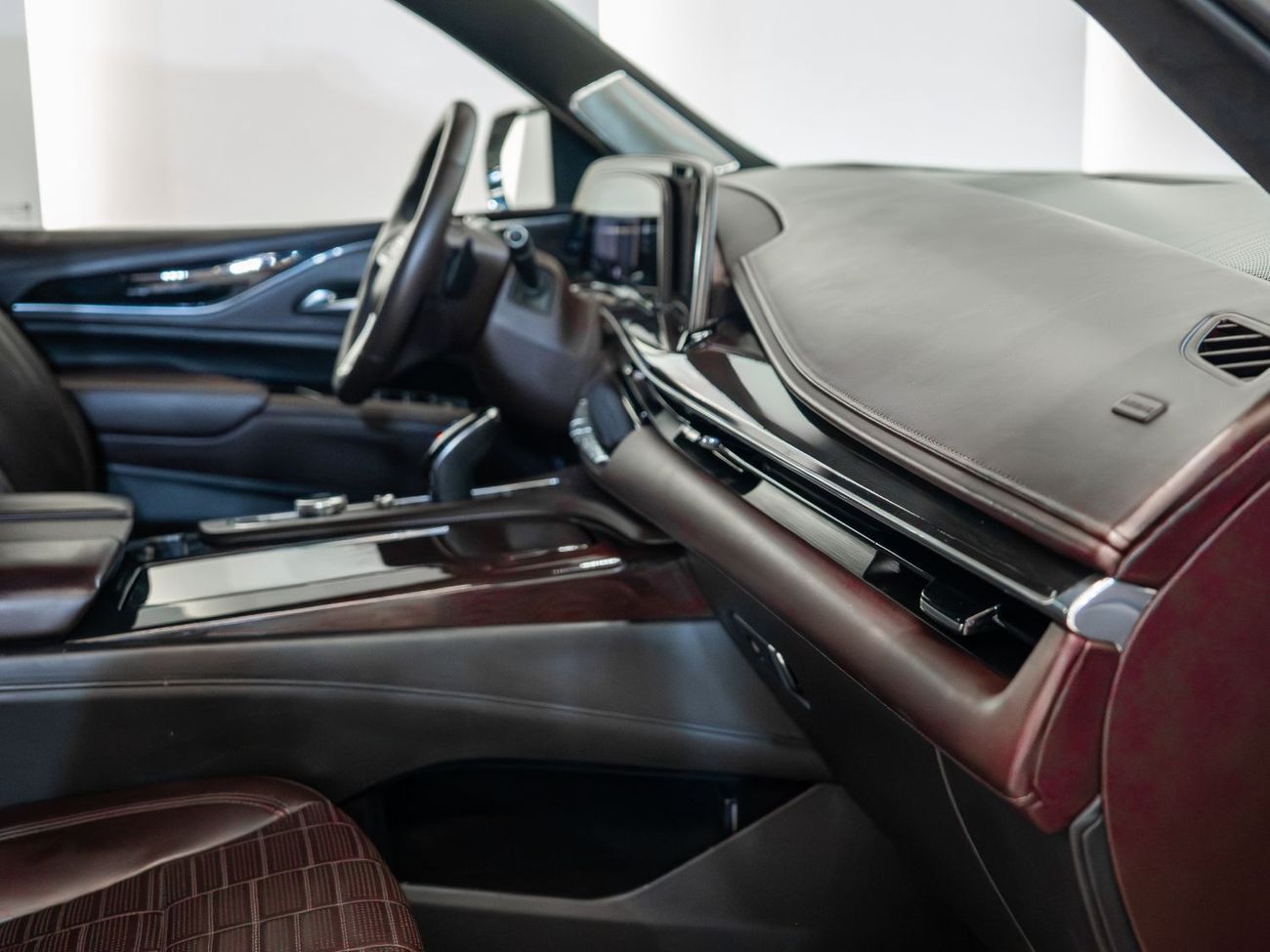 كاديلاك إسكالاد Sport Platinum AWD SPORT PLATINUM - 2021 | V8 ENGINE | GCC SPECS | FULL OPTION | PERFECT CONDIT