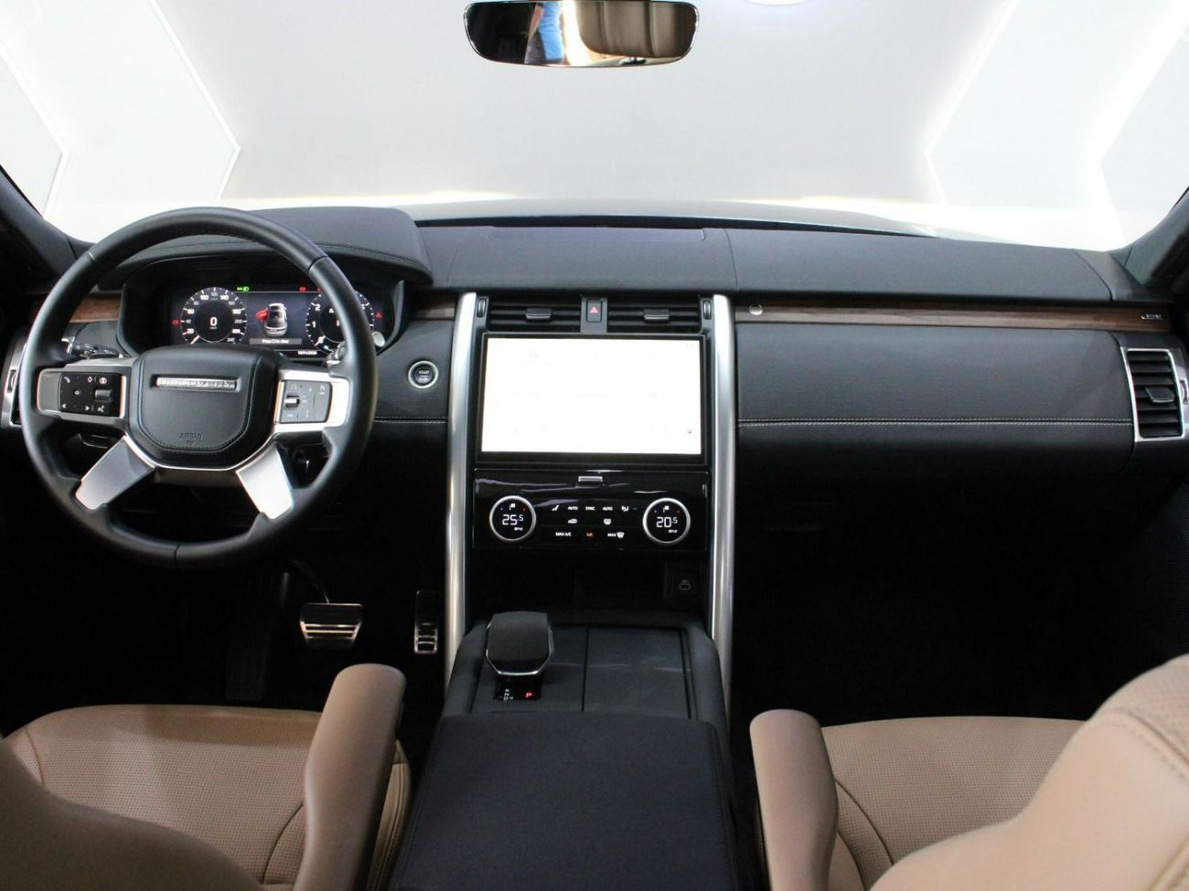 لاند روفر دسكفري P360 - DYNAMIC HSE | GCC Specs