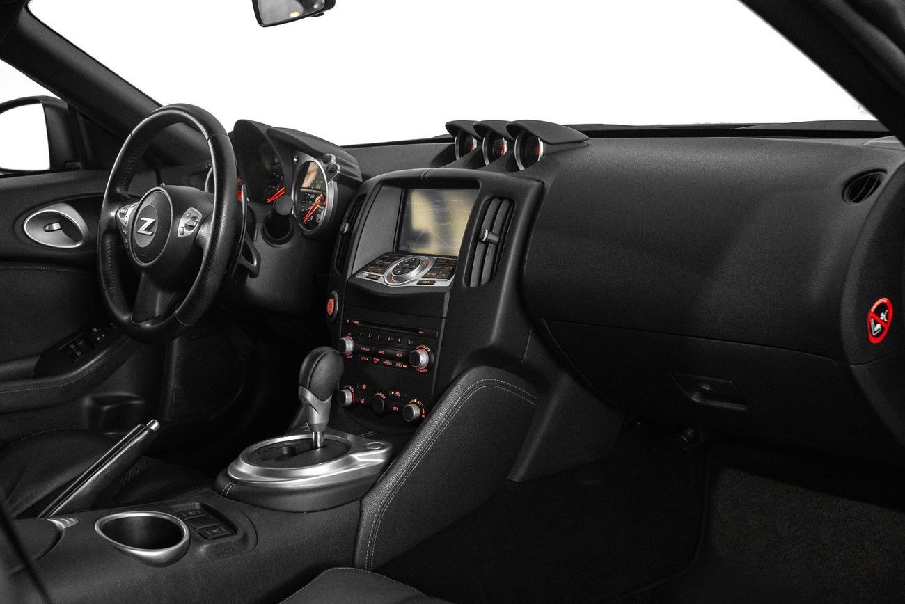 Nissan 370Z Std 3.7L (324 HP) Coupe 3.7L V6 VQ(328 HP) Coupe