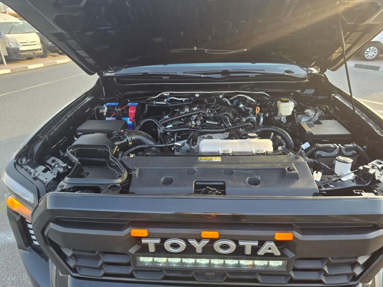 تويوتا تاكوما 2024 Model 2.4L normal engine ,Push button , leather seats and low mileage