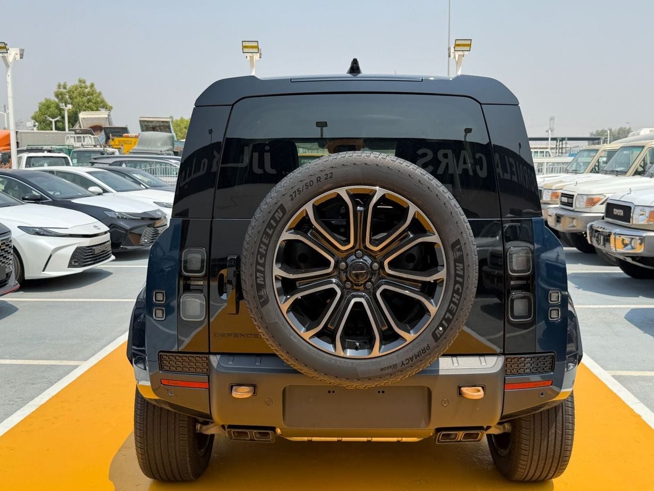 Land Rover Defender