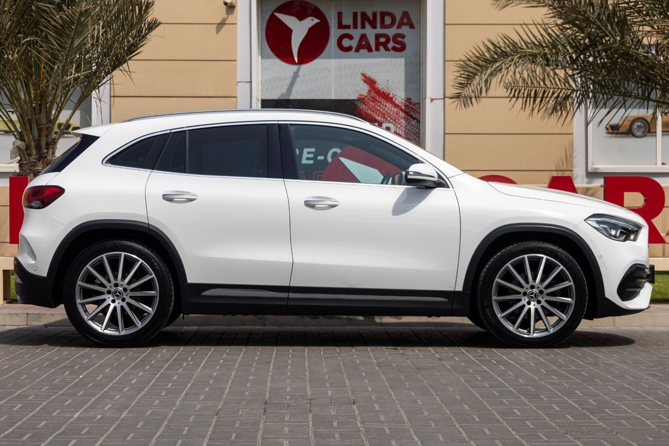 Mercedes-Benz GLA 200 Premium 1.4L