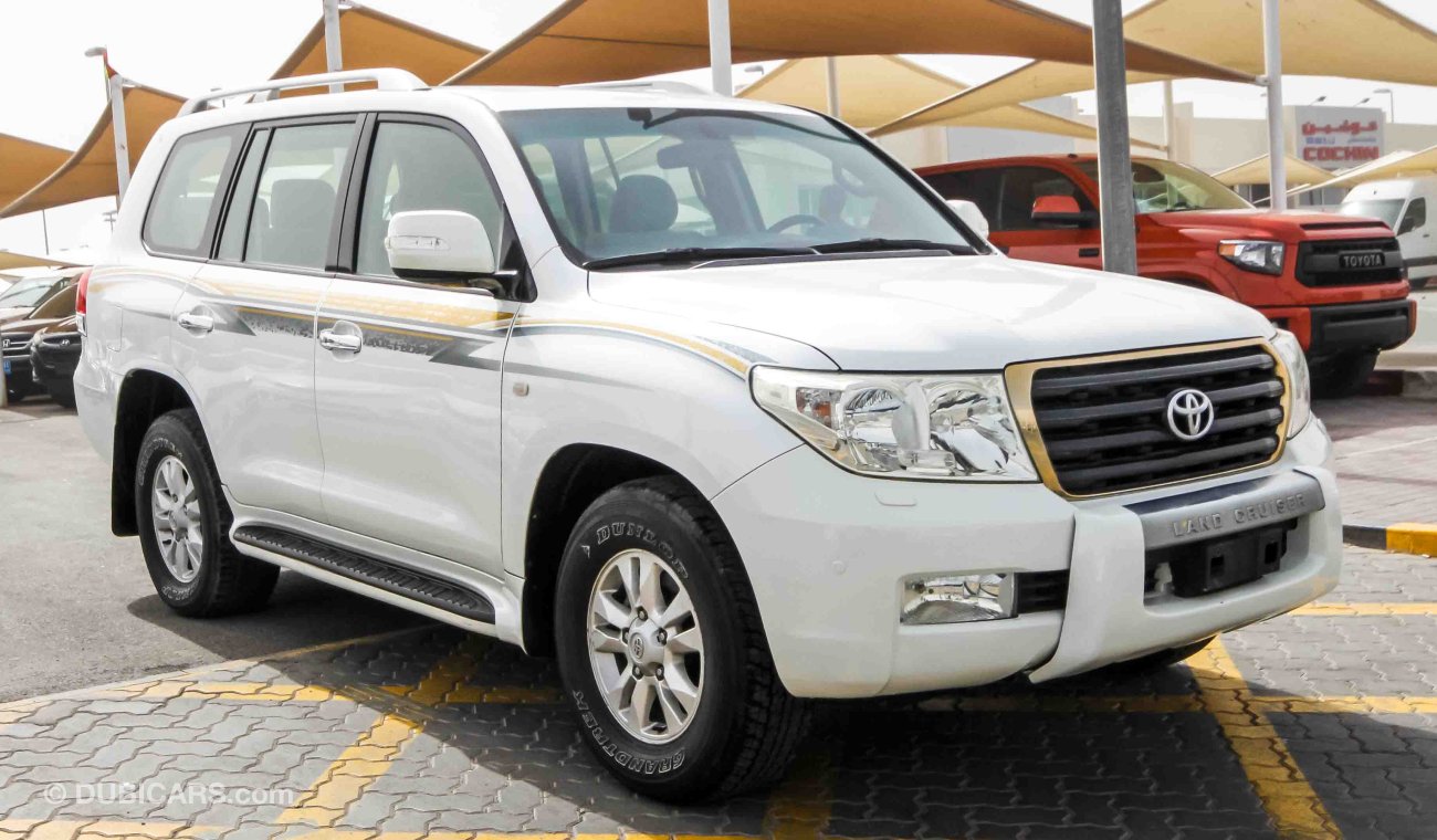 Toyota Land Cruiser GXR V8