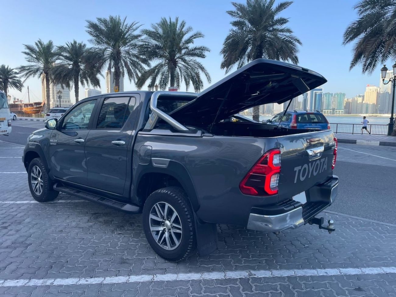 Toyota Hilux DIESEL 2.8 LITER ,RIGHT HAND DRIVE