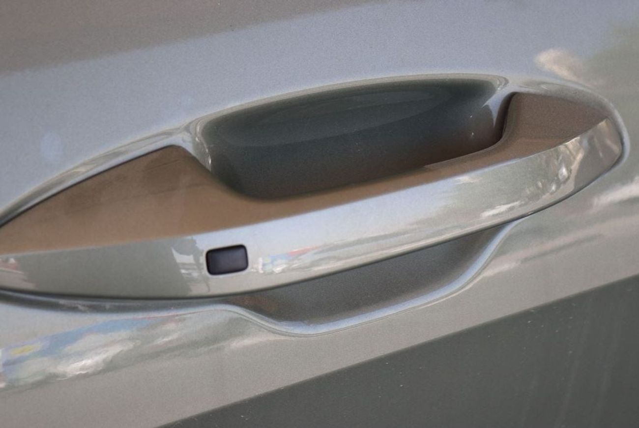 Kia Sportage 2.0L HYBRID, KEYLESS ENTRY, PUSH START,LEATHER SEAT, PANORAMIC ROOF, MODEL 2024 CHINA SPECS