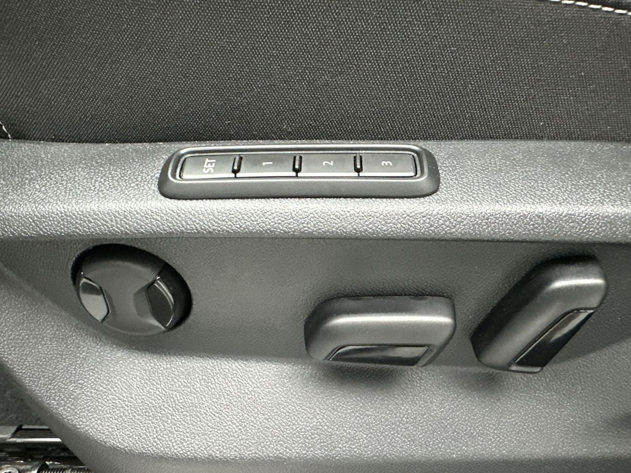 فولكس واجن تيرامونت Comfortline 3.6L (Ref#62163) / WAS 174,900 AED - NOW 154,900 AED