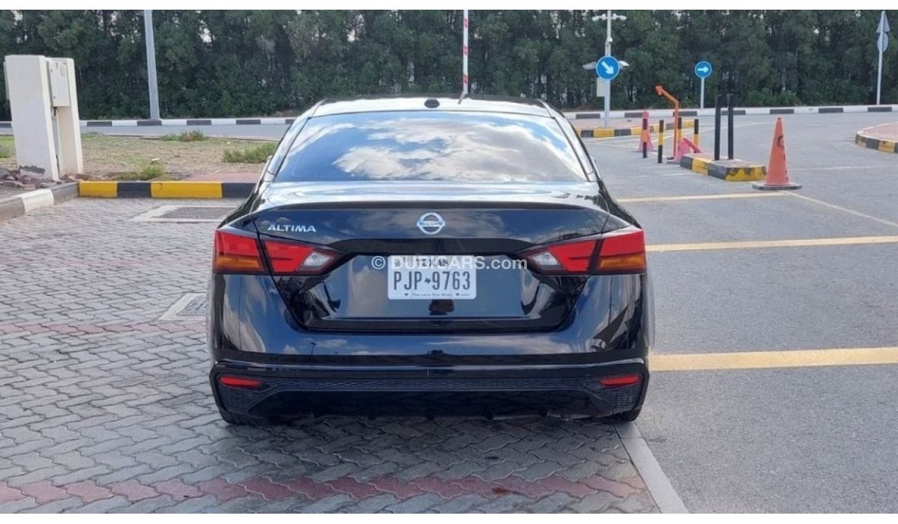 Nissan Altima SV Low mileage