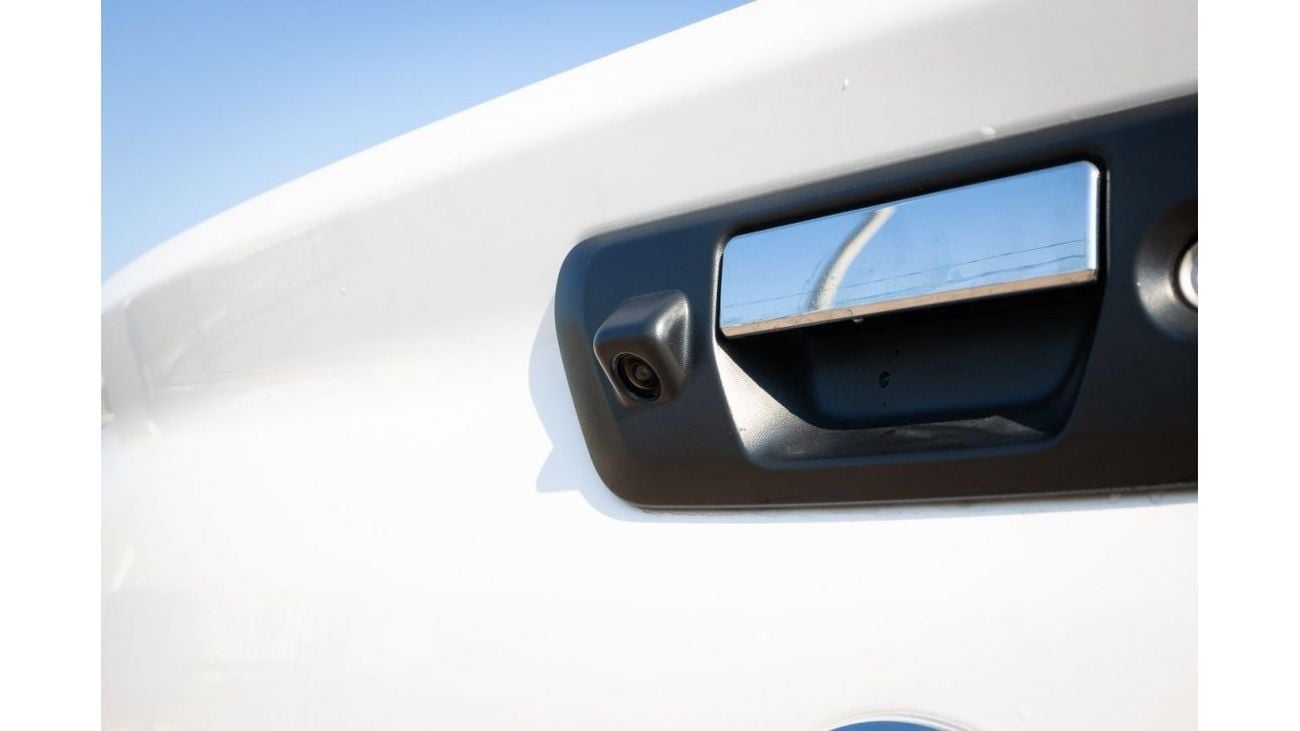 Nissan Navara LE Petrol 2.5L 4x4 M/T DC Plus MY2023 / Incomparable Prices / Book Now