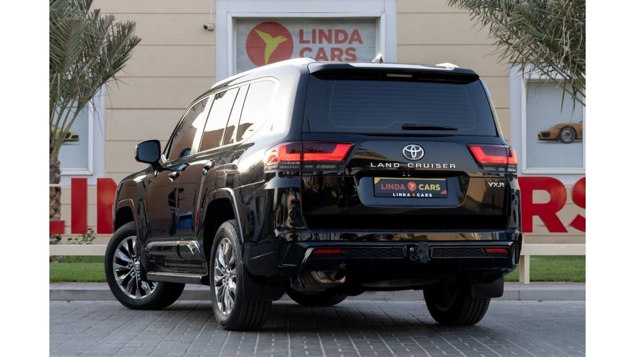 Toyota Land Cruiser Toyota Land Cruiser VXR 2024 GCC under Agency Warranty and Service Contract with Flexible Down-Payme