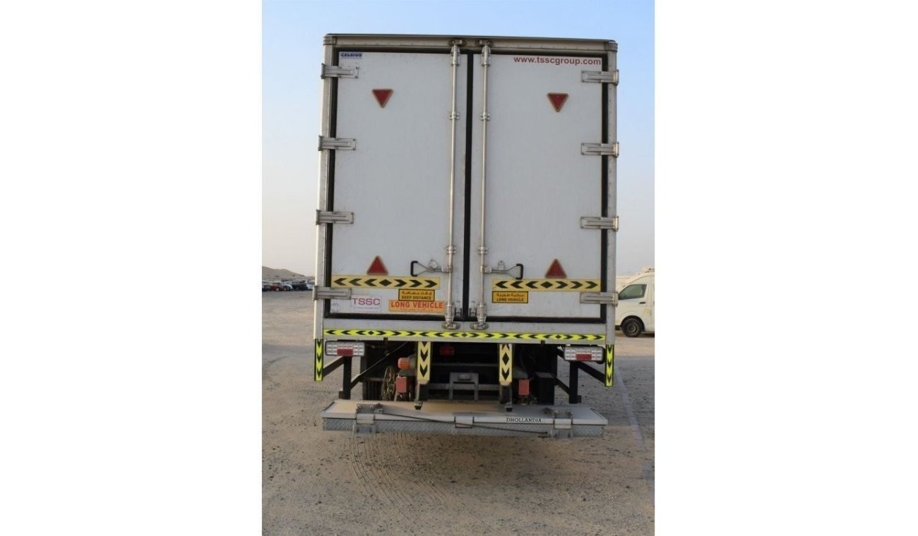 Mitsubishi FJ 2017 | MITSUBISHI FUSO FJ | 12TON TRUCK | CHILLER REAR LIFT | GCC | VERY WELL-MAINTAINED | SPECTACUL