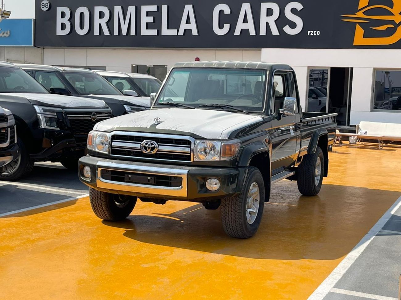 Toyota Land Cruiser Pick Up Std 4.0L Single Cab Utility 4WD Toyota LC DC MT Petrol 2021 diff 4.0L 4WD GREEN