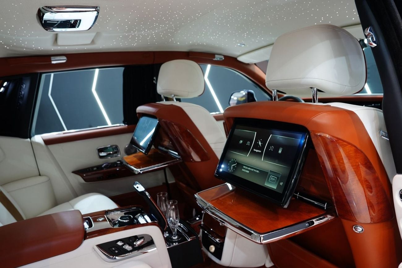 Rolls Royce Phantom Standard 2022 Rolls-Royce Phantom, Two-Tone, Illuminated Spirit of Ecstasy, Rear Screens, Dealer Warranty!!