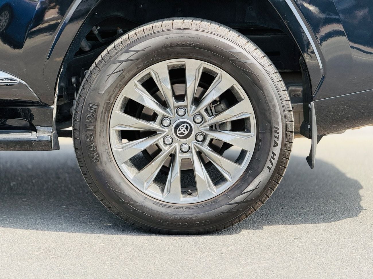 Toyota Land Cruiser Full option