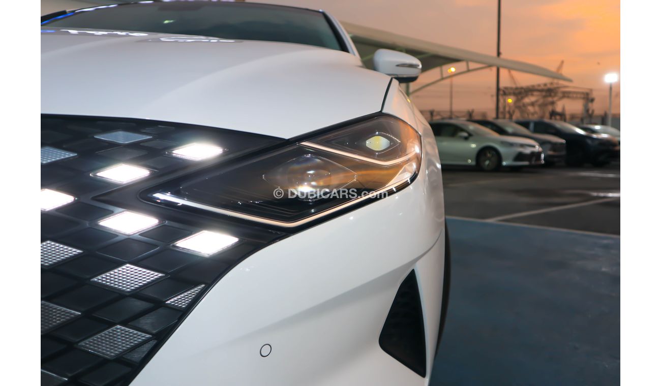 Hyundai Azera Hyundai Azera 3.5L 2023  Engine Capacity (liters) 3.5