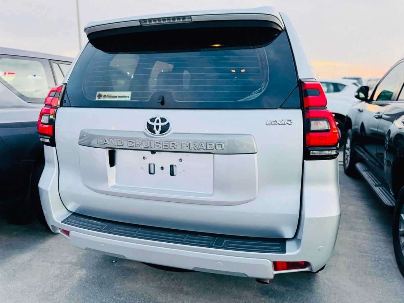 Toyota Prado Toyota prado 2019 v4 silver LHD full options very neat and clean