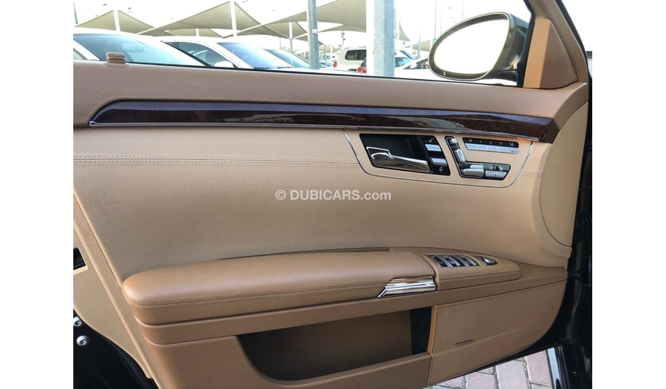 Mercedes-Benz S 500 Mercedes Benz S500 model 2007 GCC car prefect condition full service full option low mileage