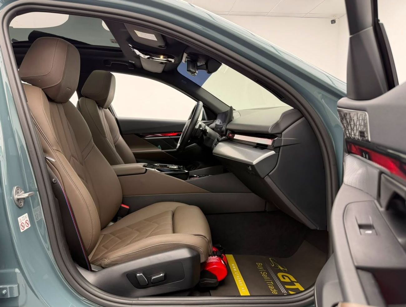 بي أم دبليو 520i M SPORT