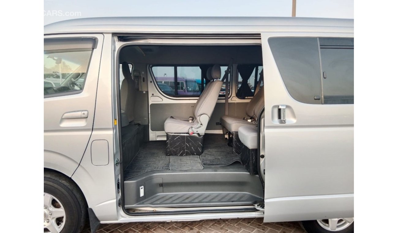 تويوتا هاياس TOYOTA HIACE VAN RIGHT HAND DRIVE (PM1518)