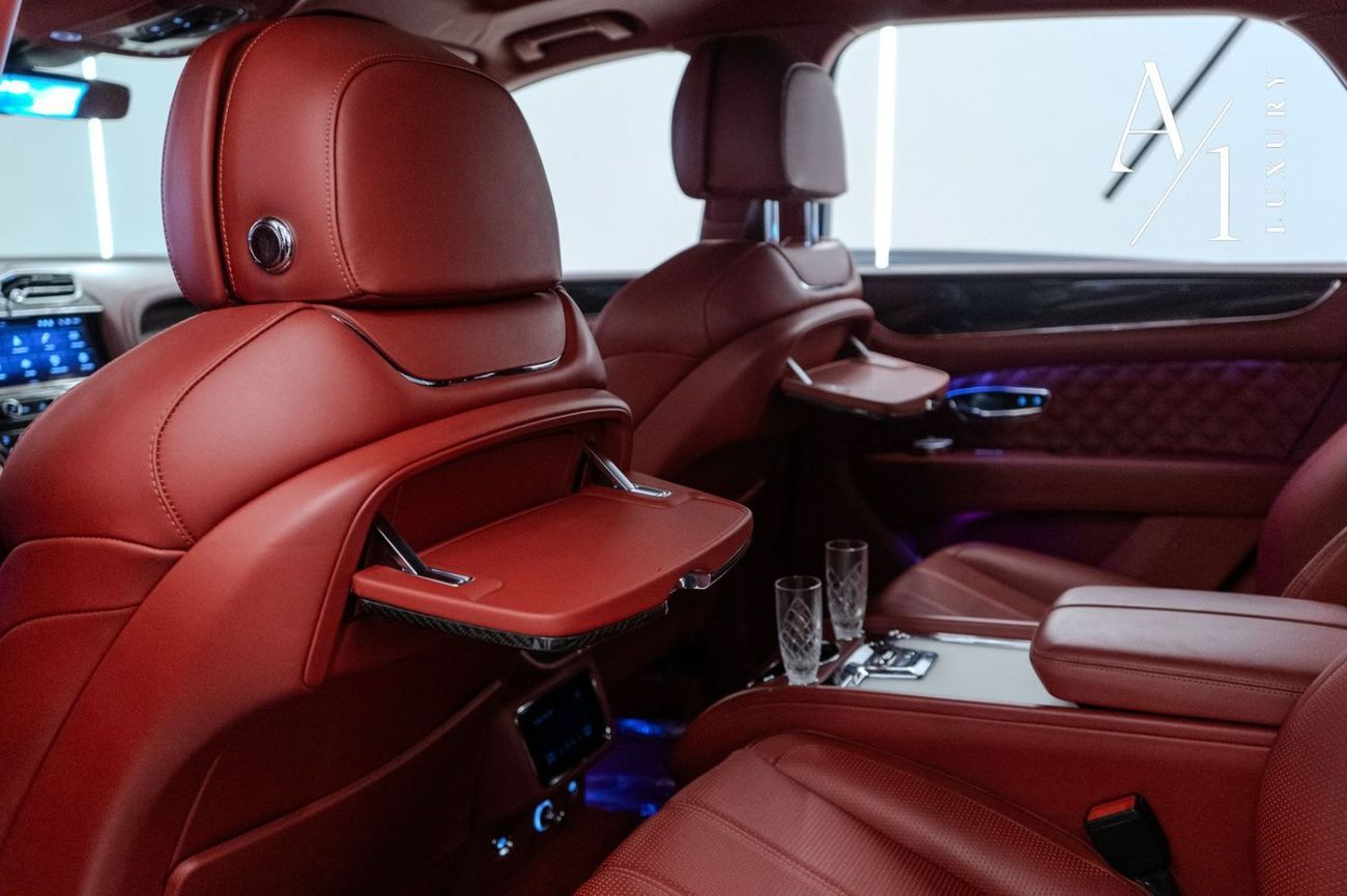 Bentley Bentayga Standard V8 2021 Bentley Bentayga V8, Warranty, Service History, Carbon Fiber Package, Low Kms