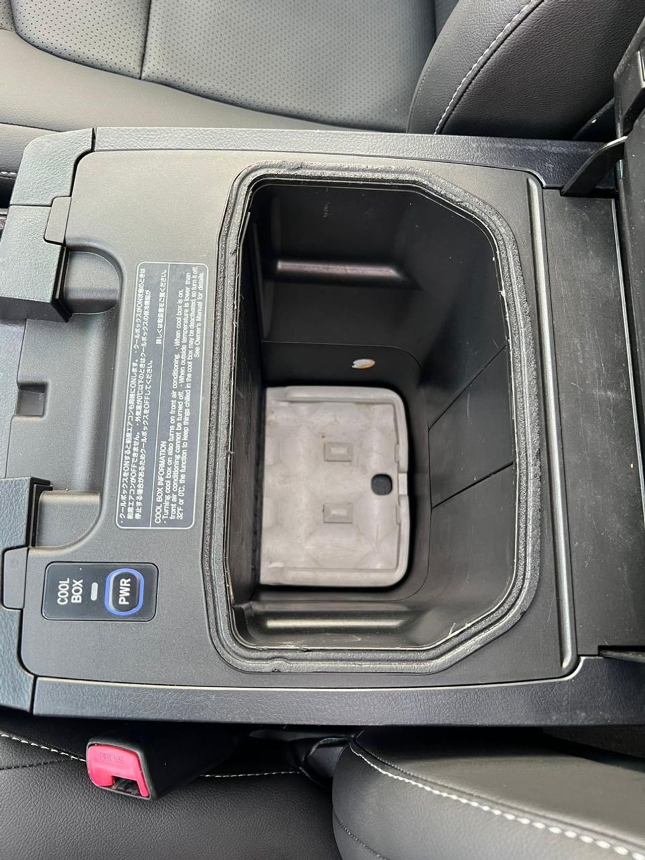 تويوتا لاند كروزر Landcruiser Sahara white colour with black interior RHD Diesel 8 seaters