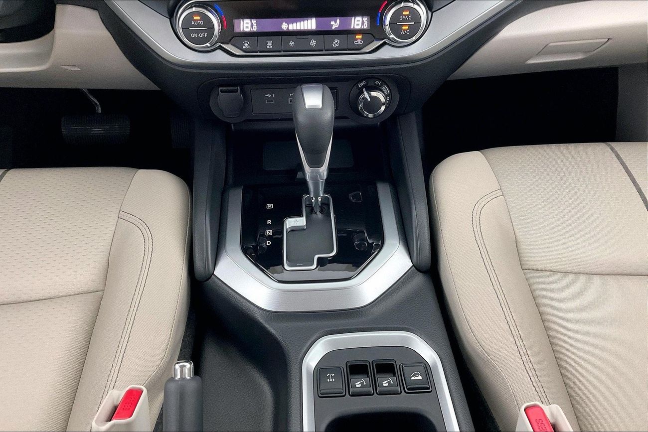 نيسان إكستيرا Titanium | ضمان مجاني لمدة عام | 0 دفعة أولى