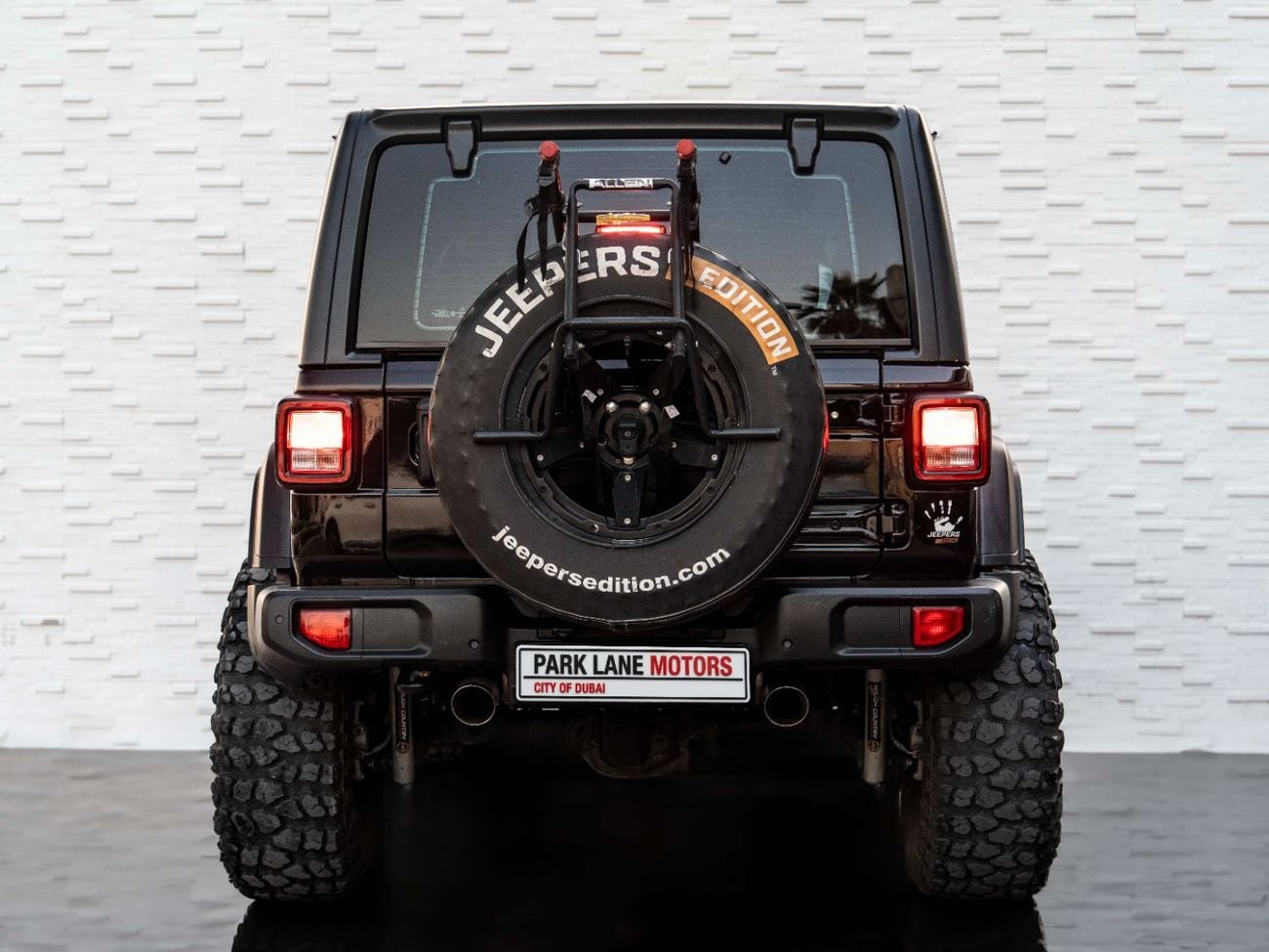 Jeep Wrangler Unlimited Sport 3.6L A/T