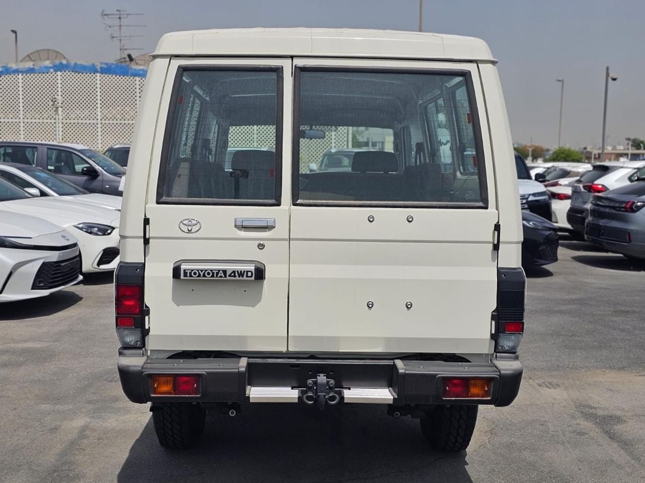 Toyota Land Cruiser 70 78 2.8L  TURBODIESEL MANUAL TRANSMISSION ( FOR RE EXPORT ONLY )