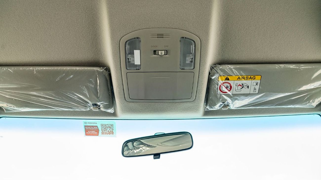 Toyota Hilux MID OPTION PETROL 2.7 AT