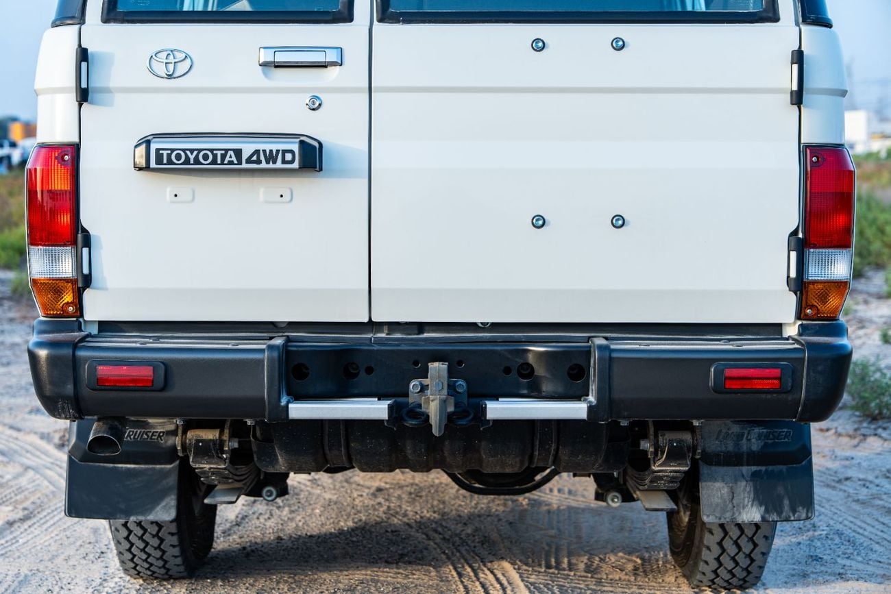 تويوتا لاند كروزر 76 Toyota Land Cruiser 2025 LC76 9-seater 4.2Ldiesel manual 4x4