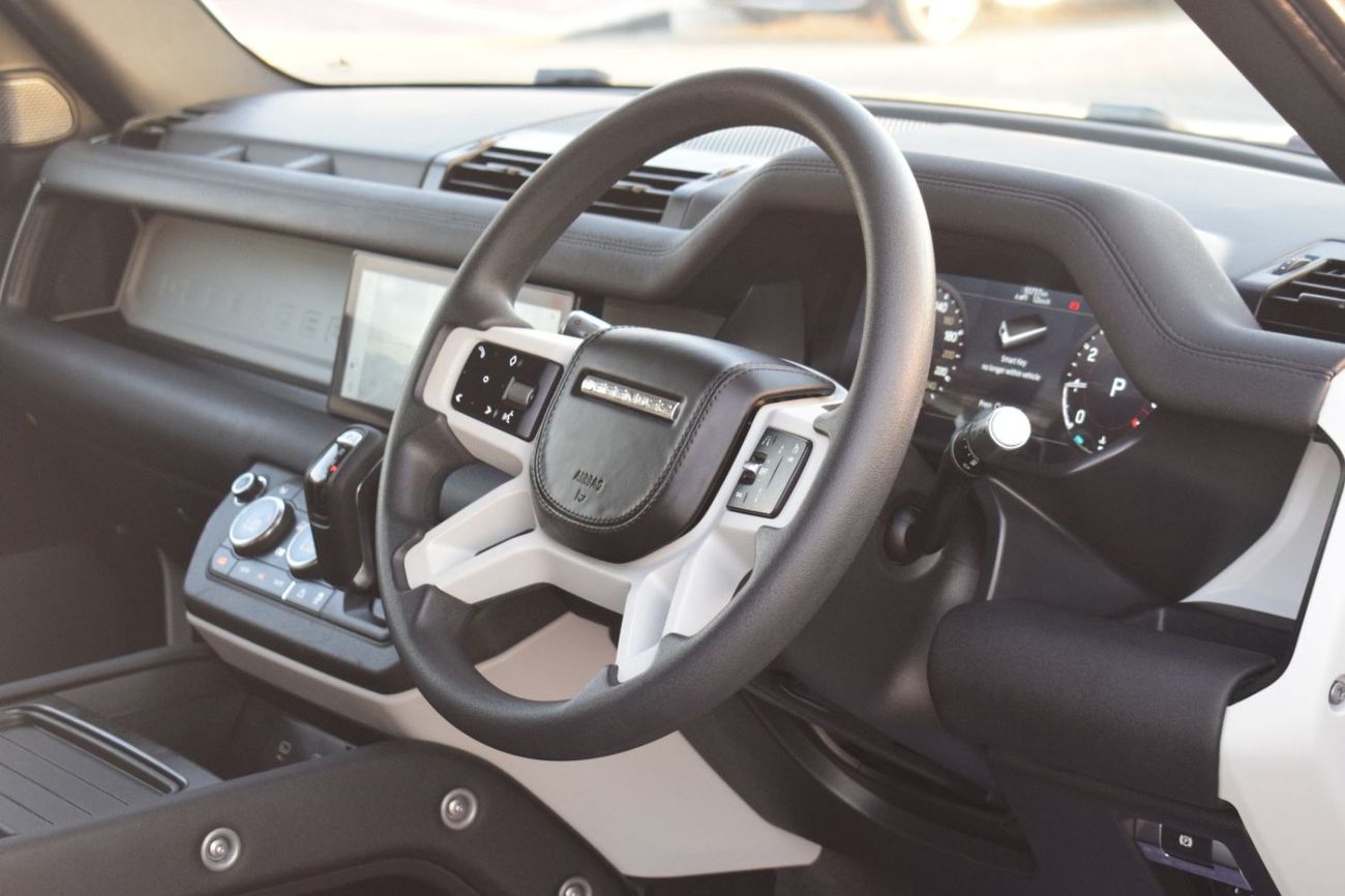 لاند روفر ديفندر 2021Model 2.0 petrol Engine full option tap of the range colour white Transmission Automatic Interio
