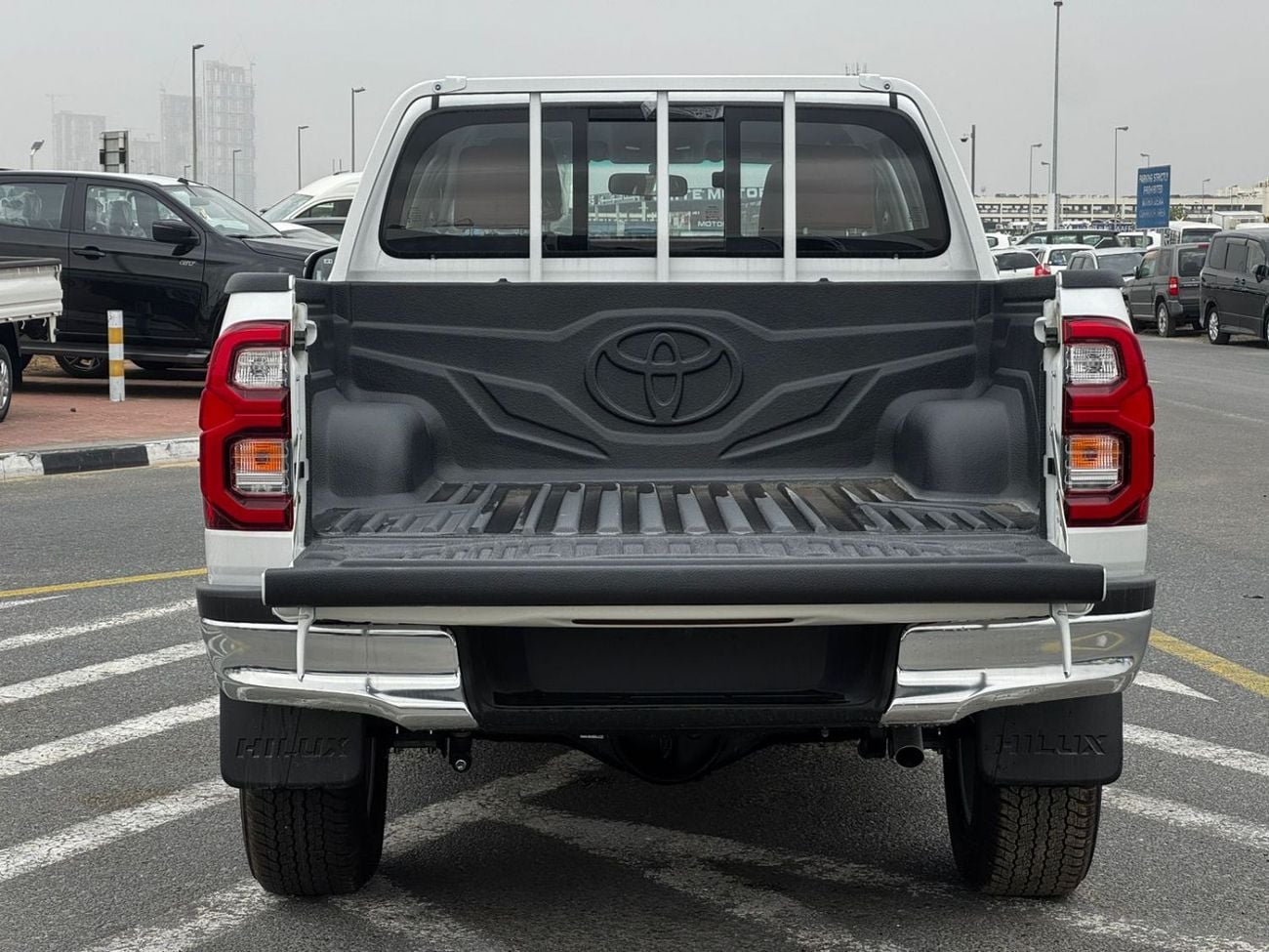 تويوتا هيلوكس 2026 TOYOTA HILUX D-C 2.7L PETROL MANUAL GCC SPEC