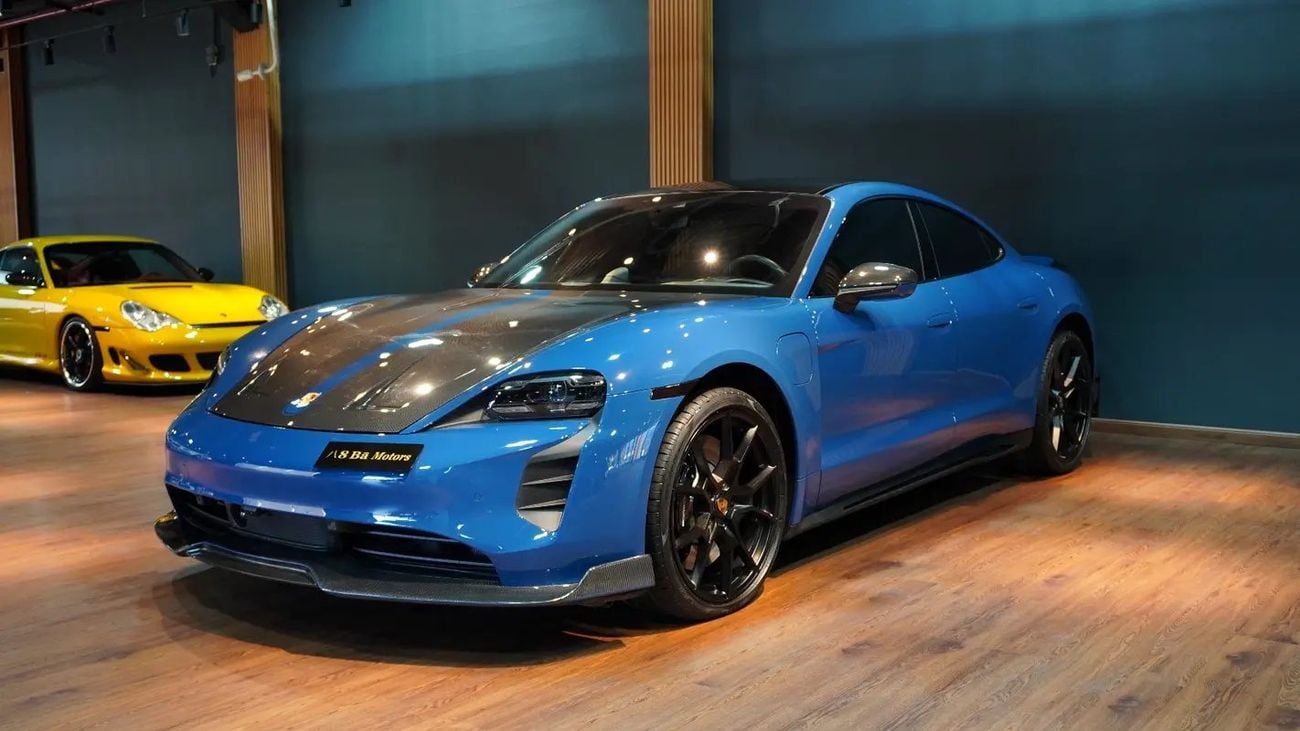 بورش تايكان GTS | Super Clean and Very Low Mileage | Carbon Fiber Package