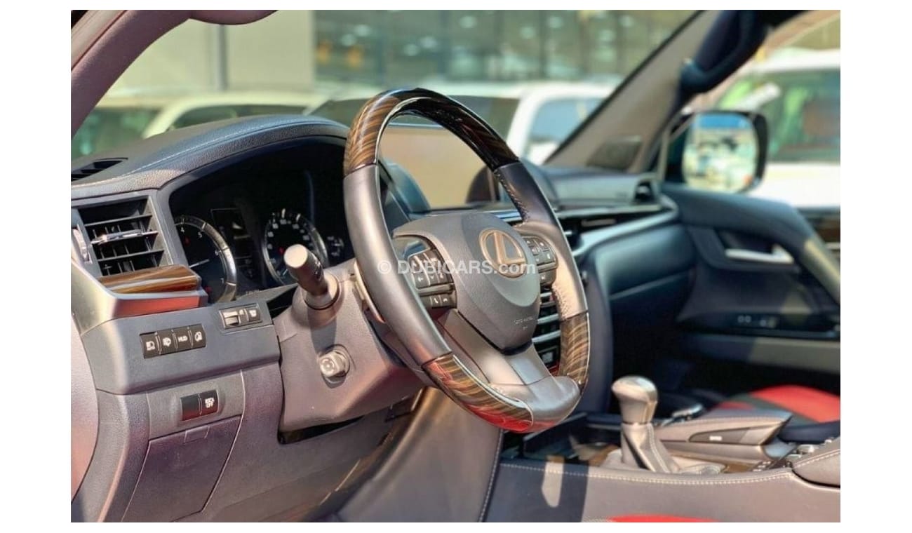 Lexus LX 570 Signature Black Edition