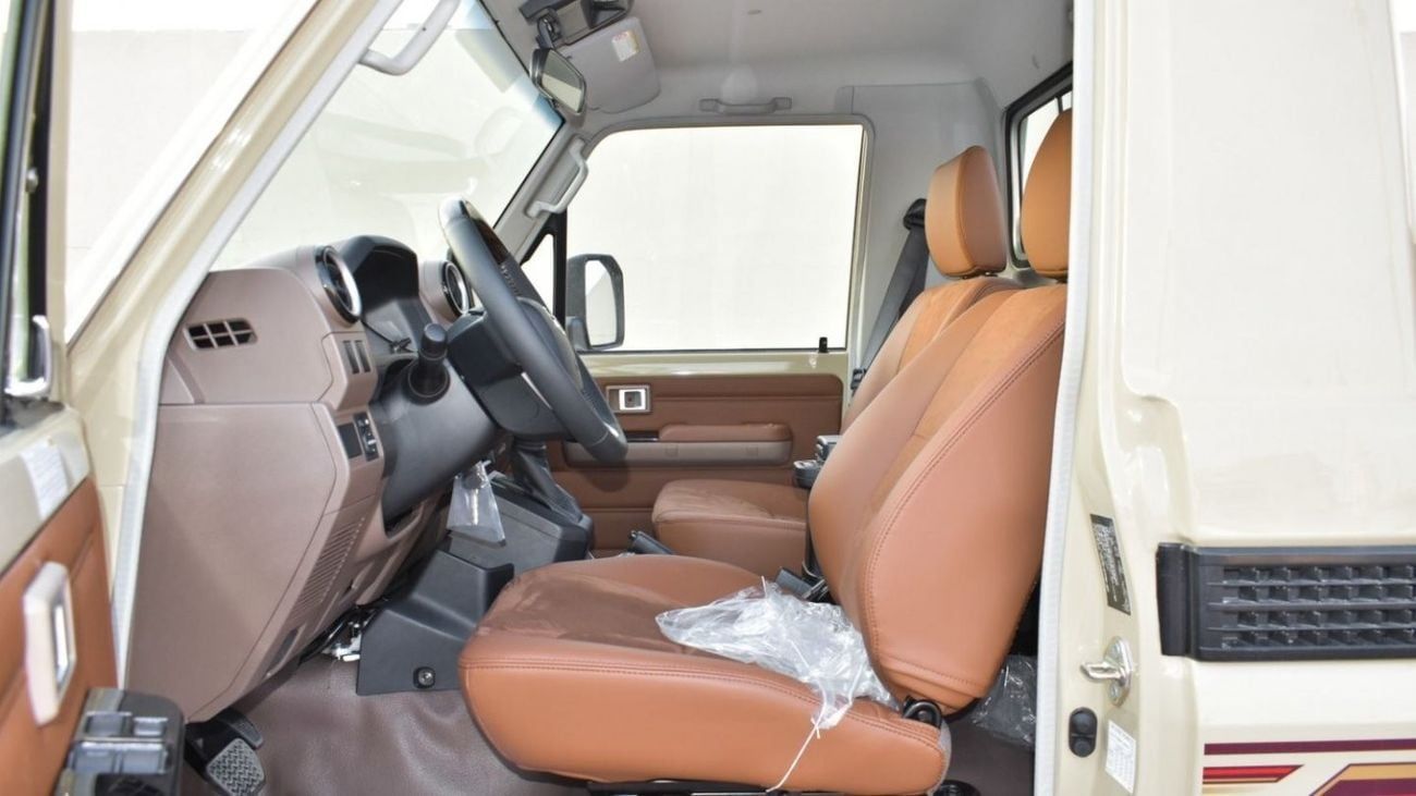 تويوتا لاند كروزر بيك آب LC79 Pickup 4.0L Full Option Automatic